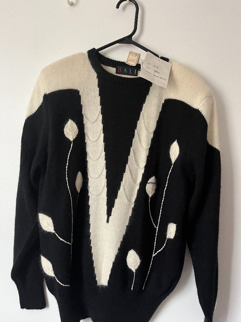 BALI Vintage Mohair sweater for women in size M with embroidery - Picture 1 of 3